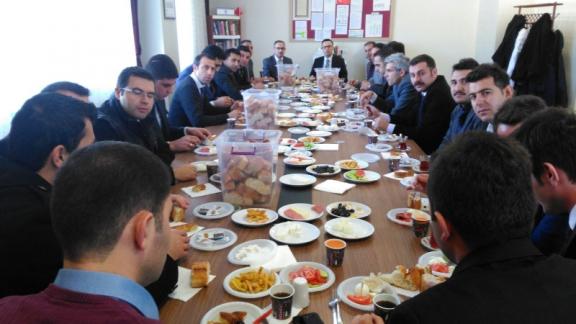 Okul Müdürleri ile Kaymakamımız Sayın Kamil AKSOY başkanlığında toplantı yapıldı