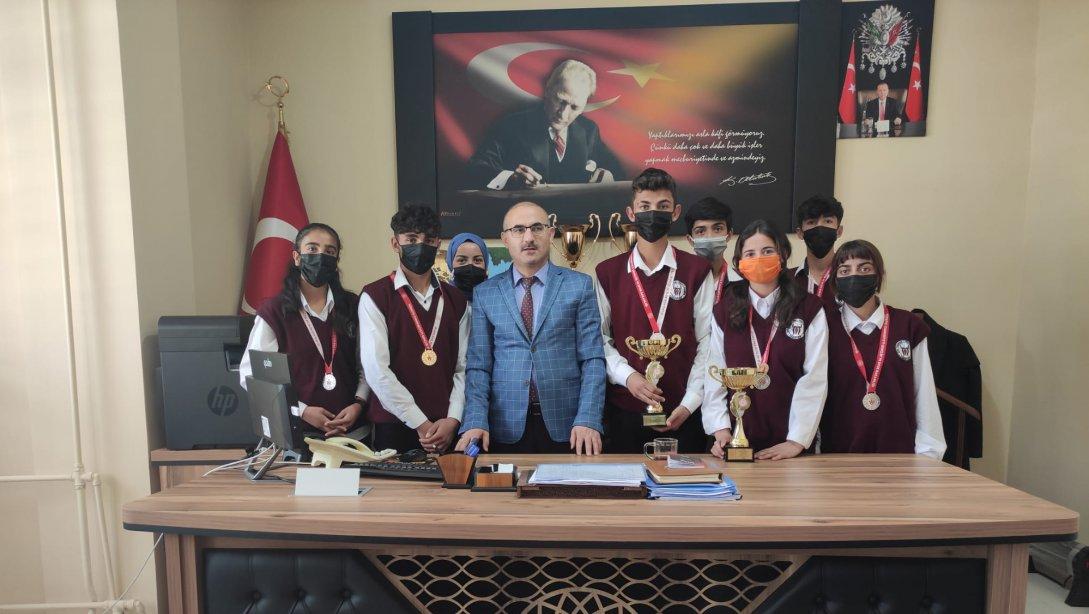Erzurum Okullar Arası Kros Müsabakasında İlçemiz Karayazı Çok Programlı Anadolu Lisesi Öğrencilerimizden İl 2.liği