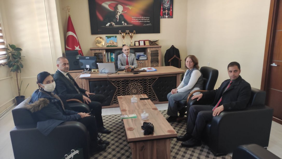 Yeşilay Erzurum İl Temsilciliğinden ve Genç Yeşilaycılardan İlçe Milli Eğitim Müdürlüğüne Ziyaret