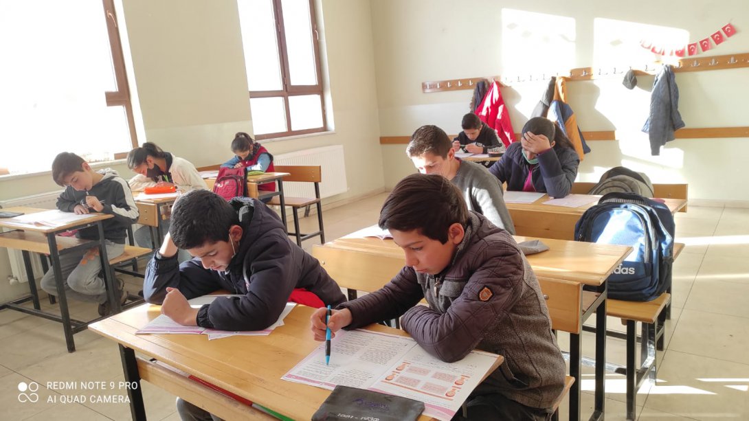 ERBAP Kapsamında İlçemiz Genelinde 8. Sınıf Öğrencilerimize Genel Deneme Sınavı Yapıldı