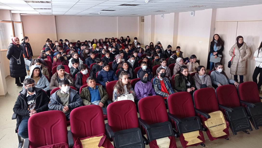 ERBAP kapsamındaki Anadolu Mektepleri'nin Panelleri Karayazı Anadolu Lisesinde gerçekleştirildi.