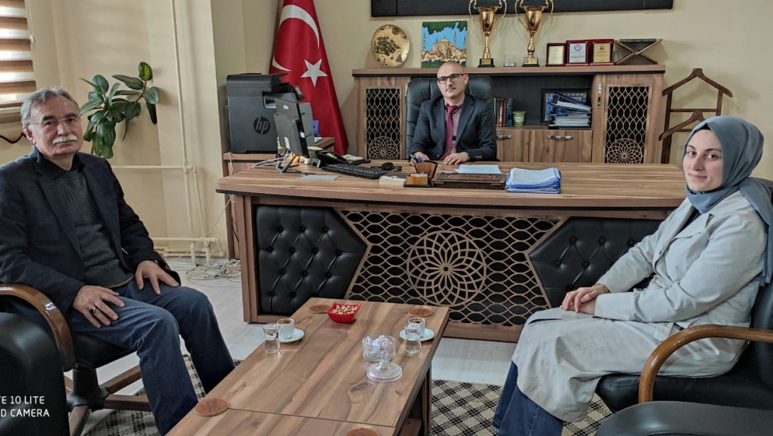 Diyanet İşleri Başkanlık Müşaviri Sn. Ahmet Belada'nın, İlçe Mili Eğitim Müdürümüz Sn Muhlis Çiçek'i makamında ziyareti